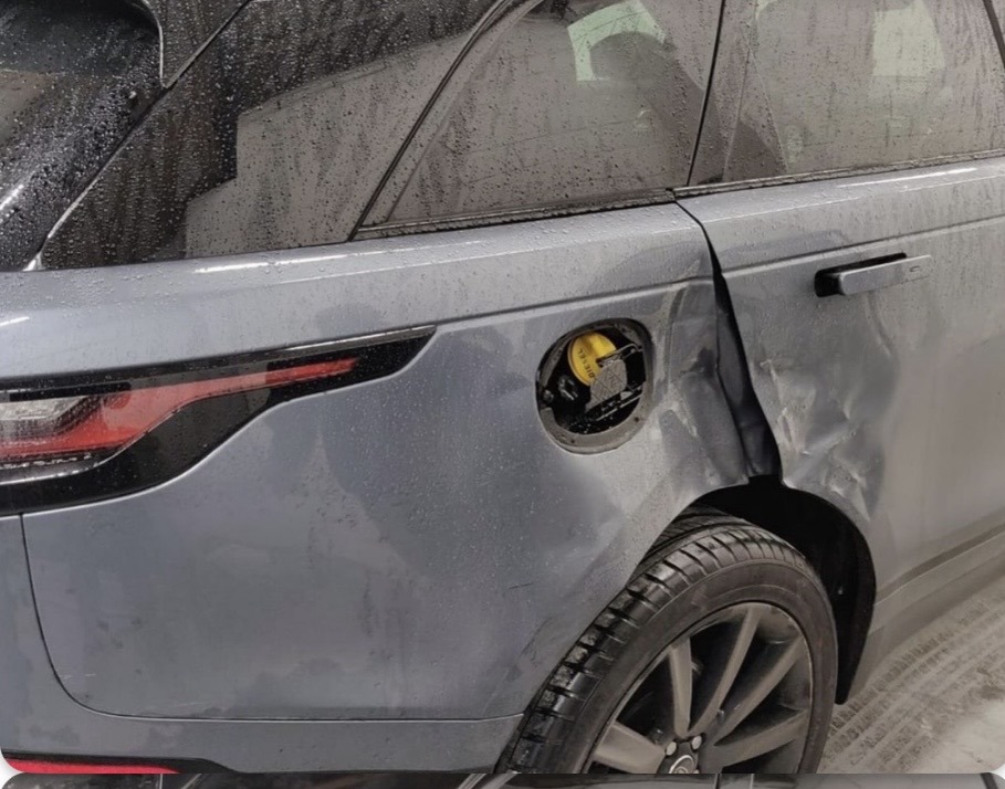 Range Rover Velar damage before repair
